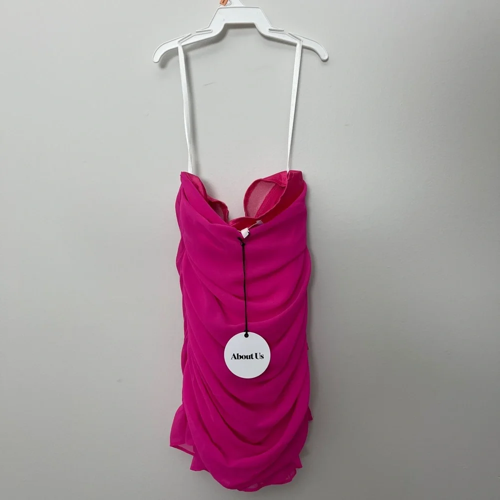 About US Lorraine Ruched Skirt in‎ Hot Pink